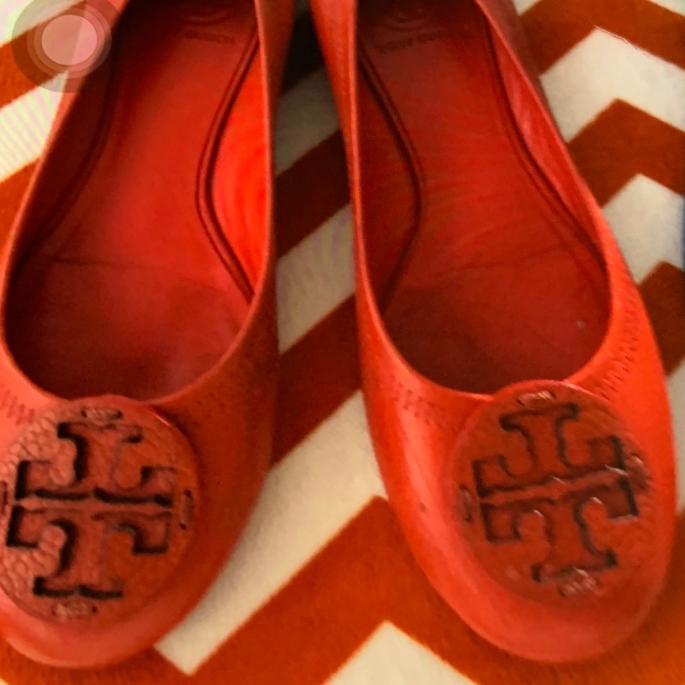 Flat shoes